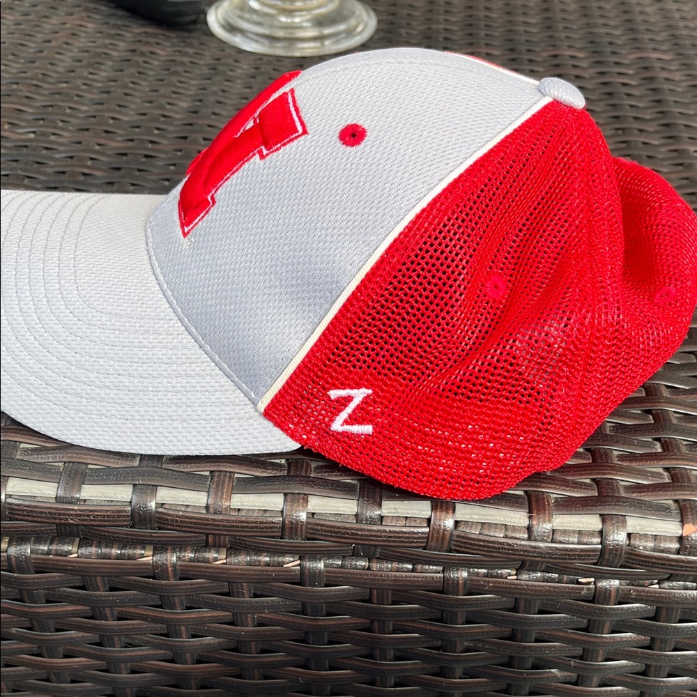 Zephyr Red and Gray Mesh Cap - Picture 2 of 4